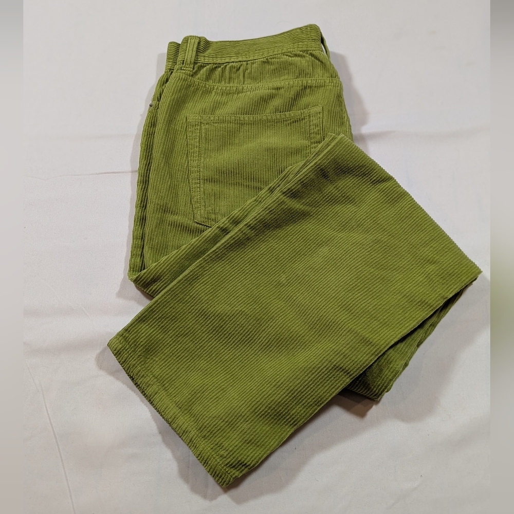BDG Women's Corduroy Straight Leg Pants in Vibrant Green